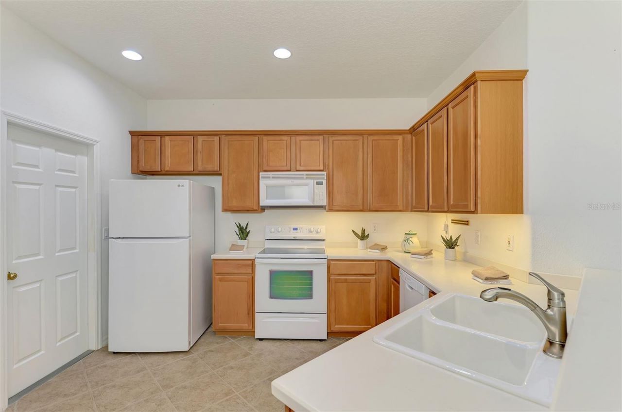 9367 Carnaby Drive, Venice, FL 34293 Photo