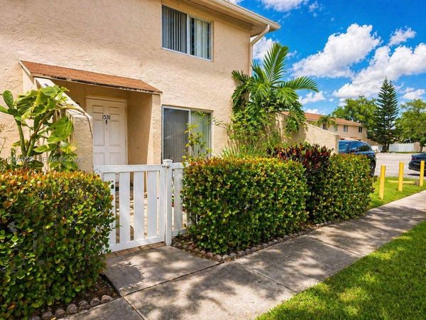 1531 NW 80th Ave, Unit I, Margate, FL 33063