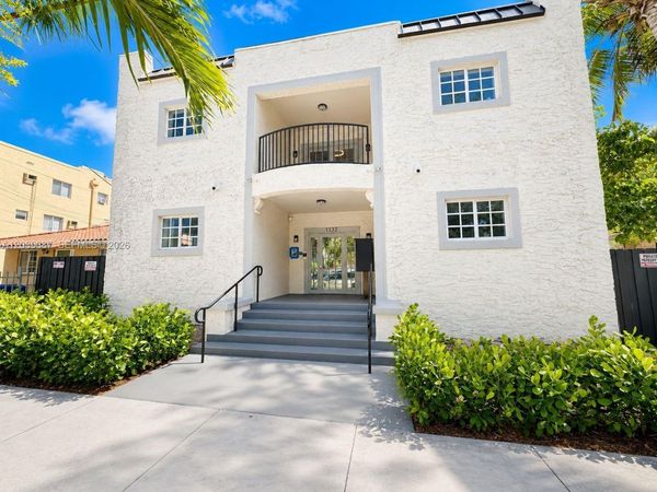 1132 NW 3rd St , Miami, FL 33128
