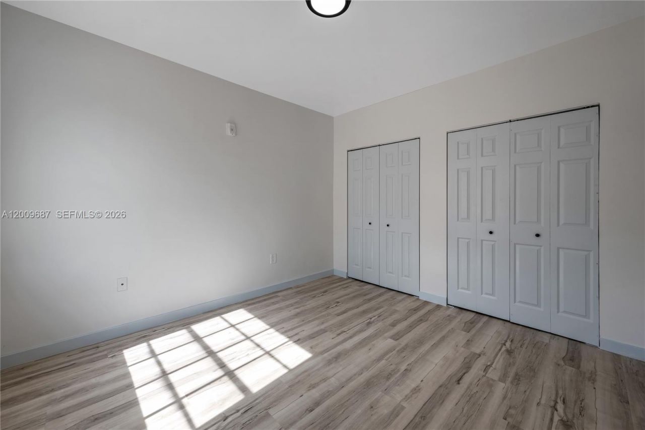 1132 NW 3rd St , Miami, FL 33128 Photo
