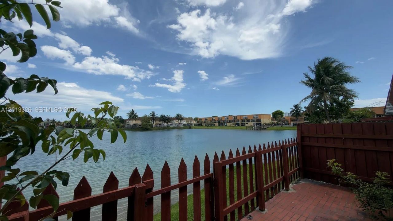 341 NW 109th Ave , Unit 10C, Miami, FL 33172 Photo