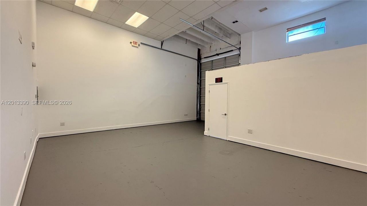 8283 NW 64th St, Unit 2, Medley, FL 33166 Photo
