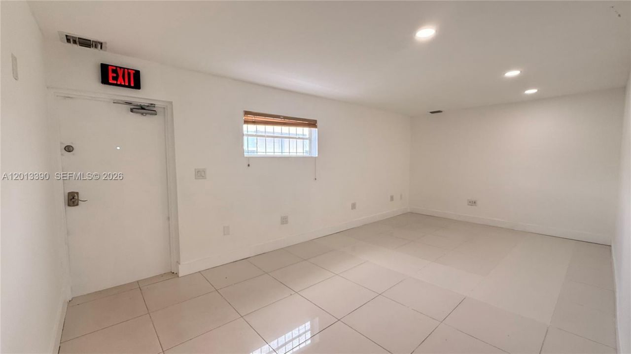 8283 NW 64th St, Unit 2, Medley, FL 33166 Photo
