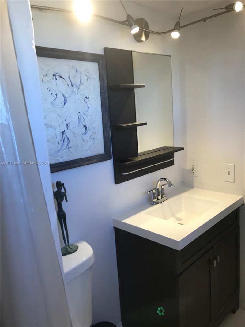 1401 Bay Rd , Unit 513, Miami Beach, FL 33139 Photo