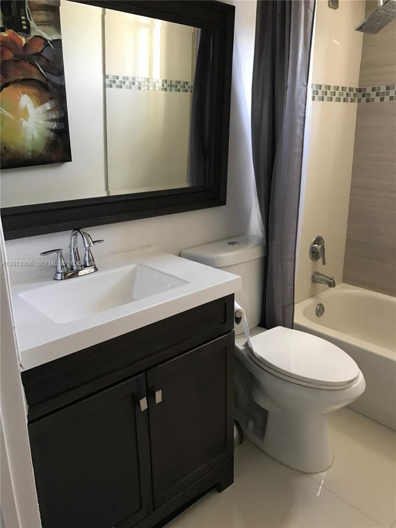 1401 Bay Rd , Unit 513, Miami Beach, FL 33139 Photo