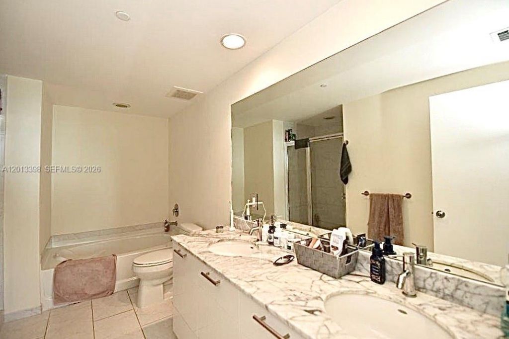 951 Brickell Ave , Unit 3104, Miami, FL 33131 Photo
