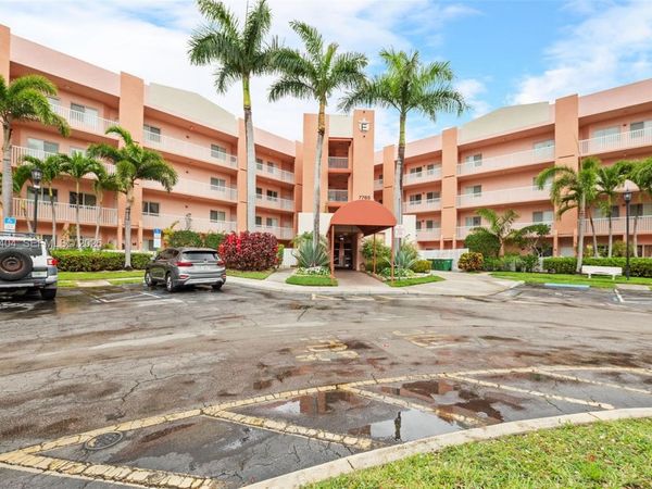 7765 Yardley Dr, Unit 115, Tamarac, FL 33321