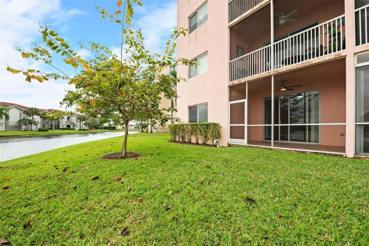 7765 Yardley Dr, Unit 115, Tamarac, FL 33321 Photo