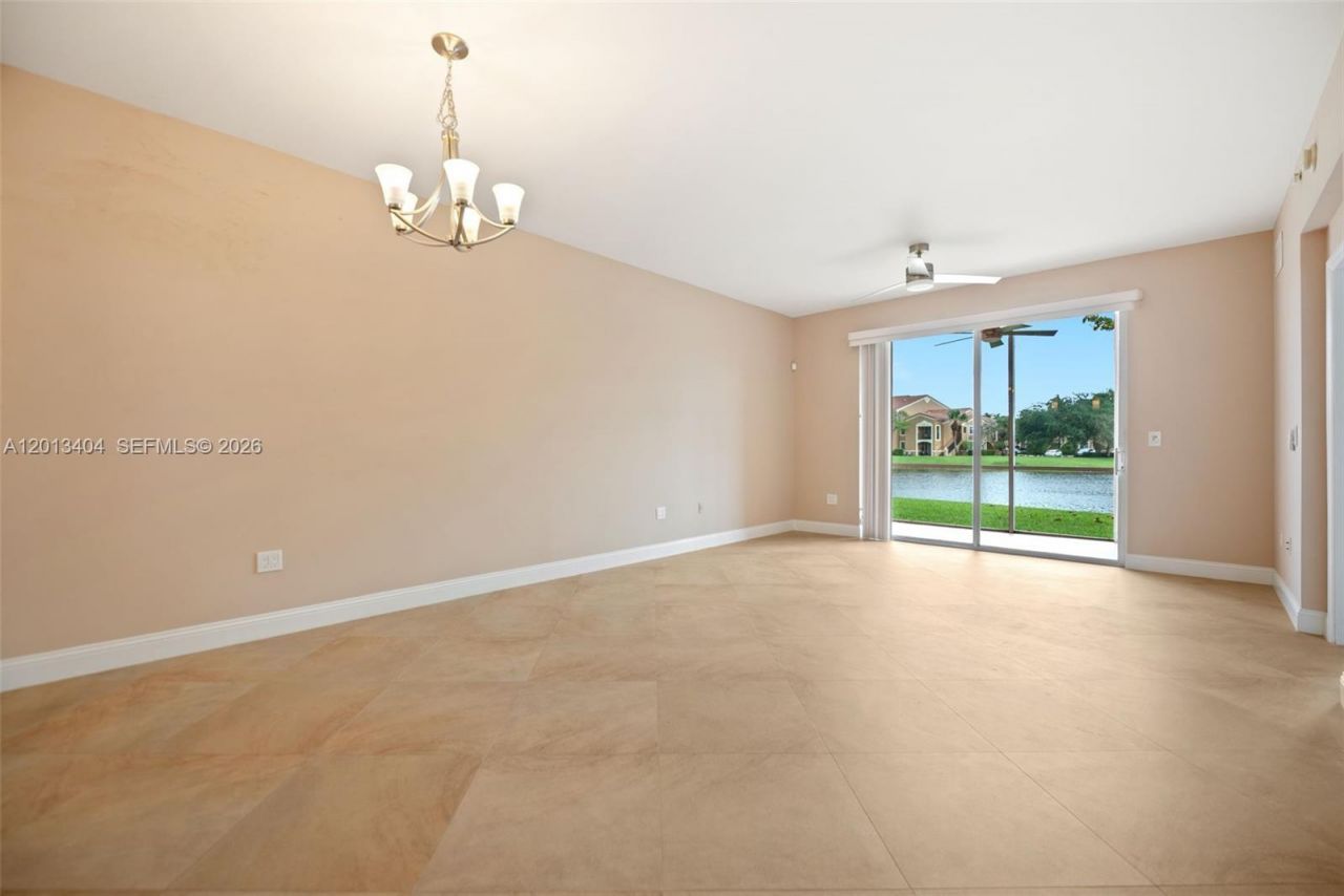 7765 Yardley Dr, Unit 115, Tamarac, FL 33321 Photo