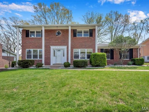 4562 Tauneybrook, St Louis, MO 63128