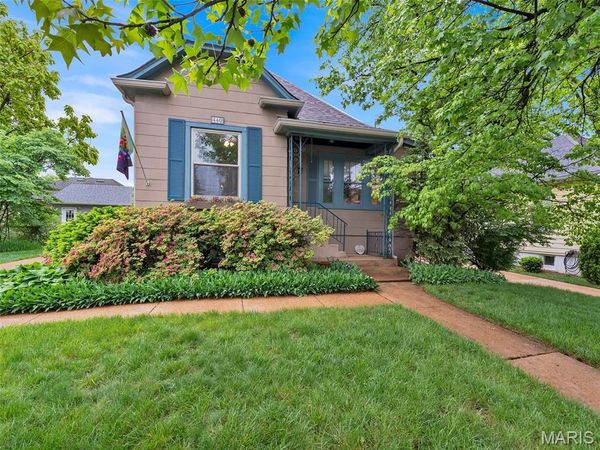 440 E Bradford Avenue, Webster Groves, MO 63119