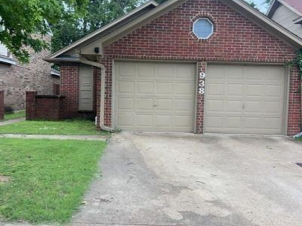 938 Gable Avenue , Duncanville, TX 75137