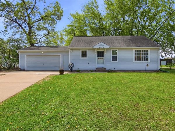 2229 Vine Street, Eau Claire, WI 54703