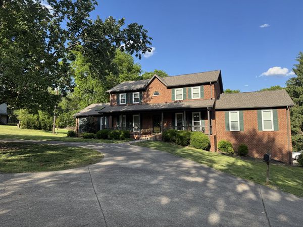 1616 Anderson Rd, Hendersonville, TN 37075
