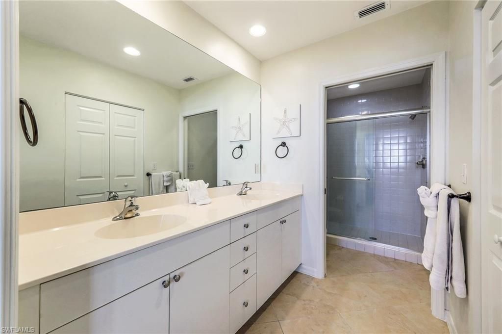 470 Launch Cir, Unit V-604, Naples, FL 34108 Photo