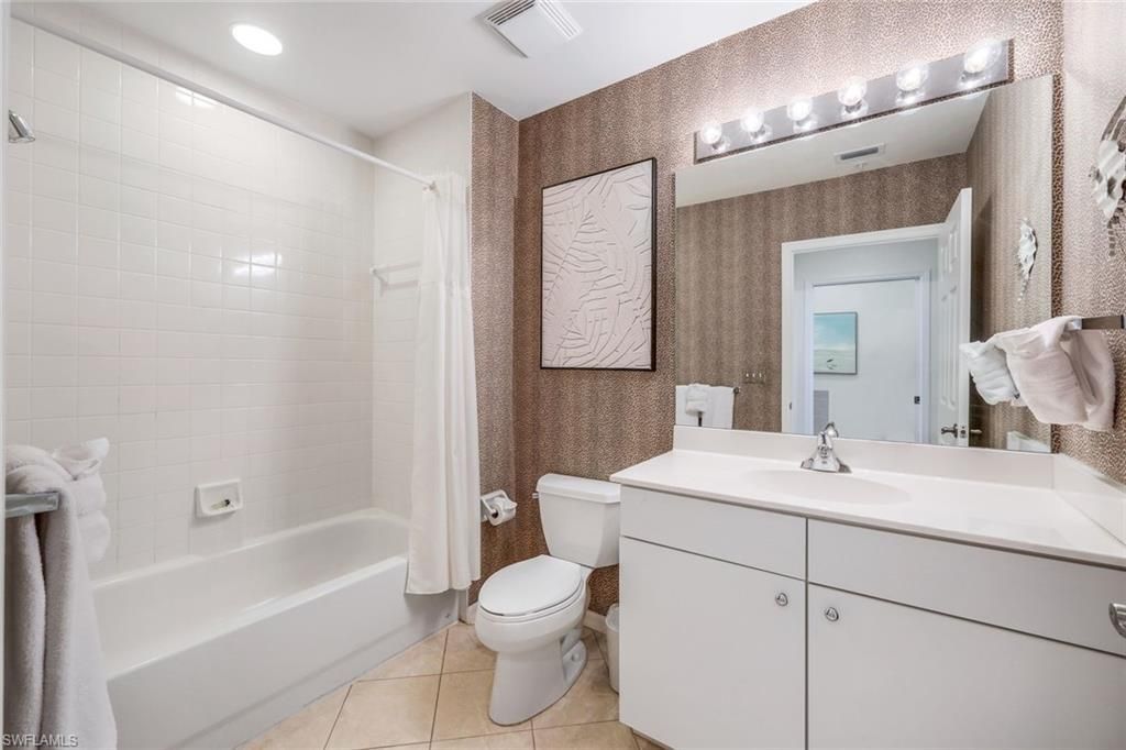 470 Launch Cir, Unit V-604, Naples, FL 34108 Photo