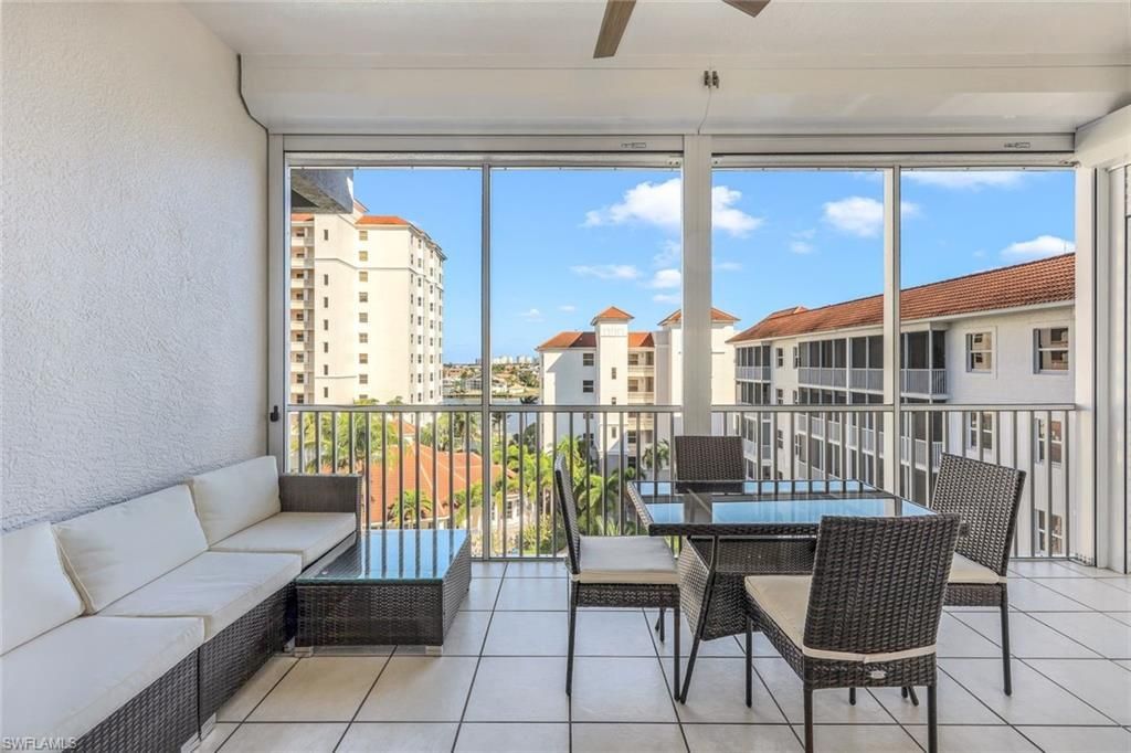 470 Launch Cir, Unit V-604, Naples, FL 34108 Photo