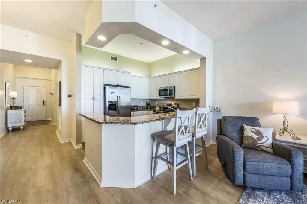 470 Launch Cir, Unit V-604, Naples, FL 34108 Photo