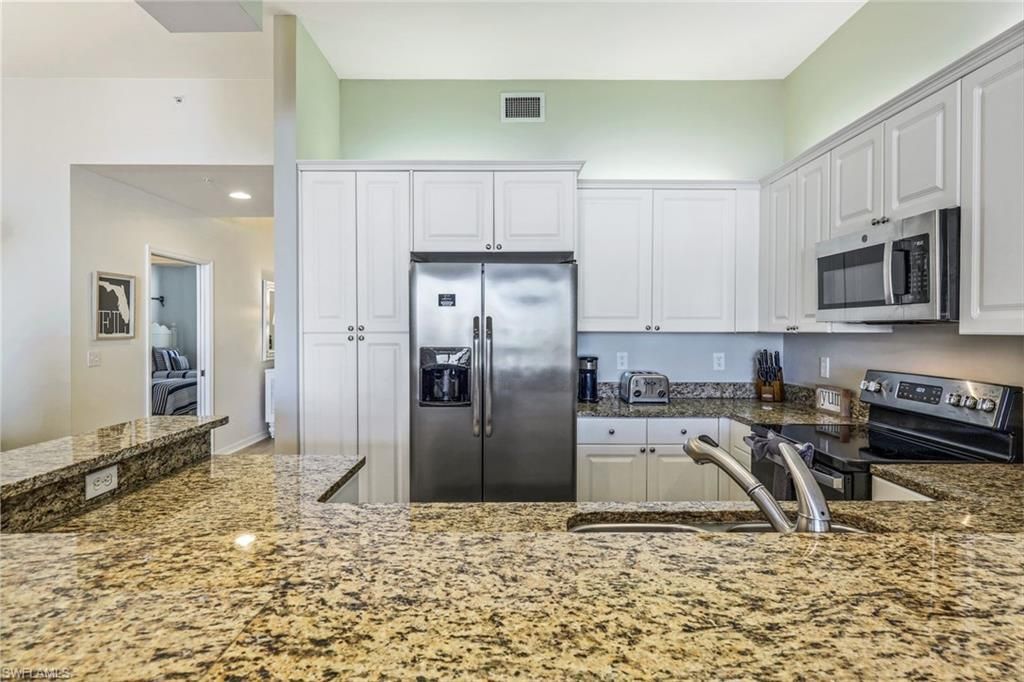 470 Launch Cir, Unit V-604, Naples, FL 34108 Photo