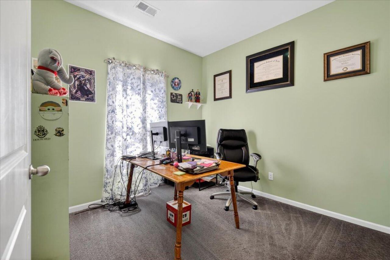 426 Thoroughbred Drive Photo 14