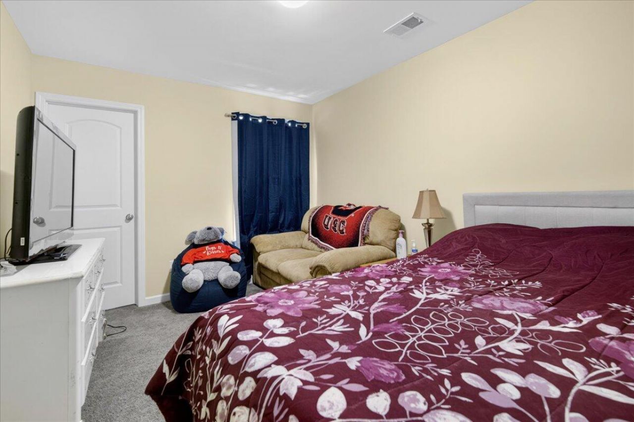 426 Thoroughbred Drive Photo 23
