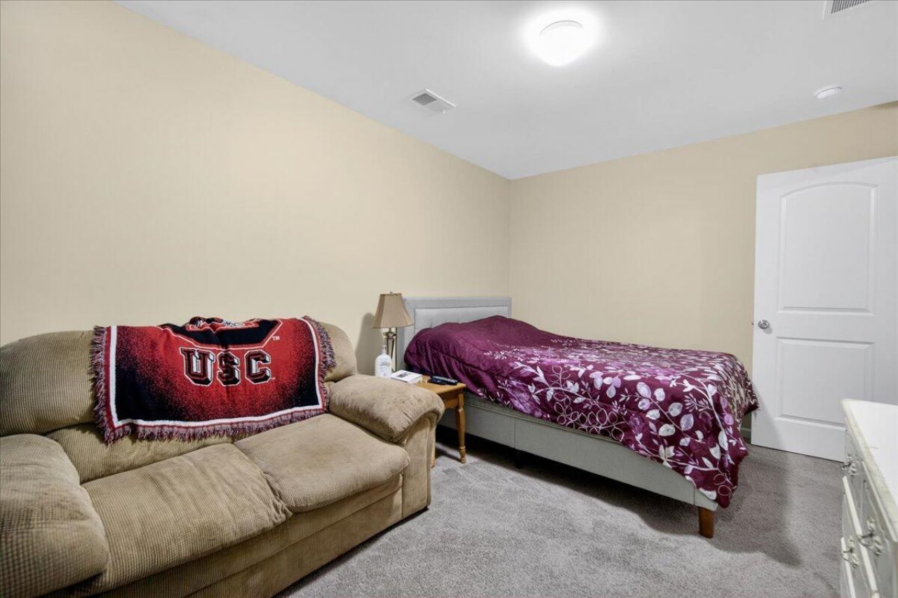 426 Thoroughbred Drive Photo 24