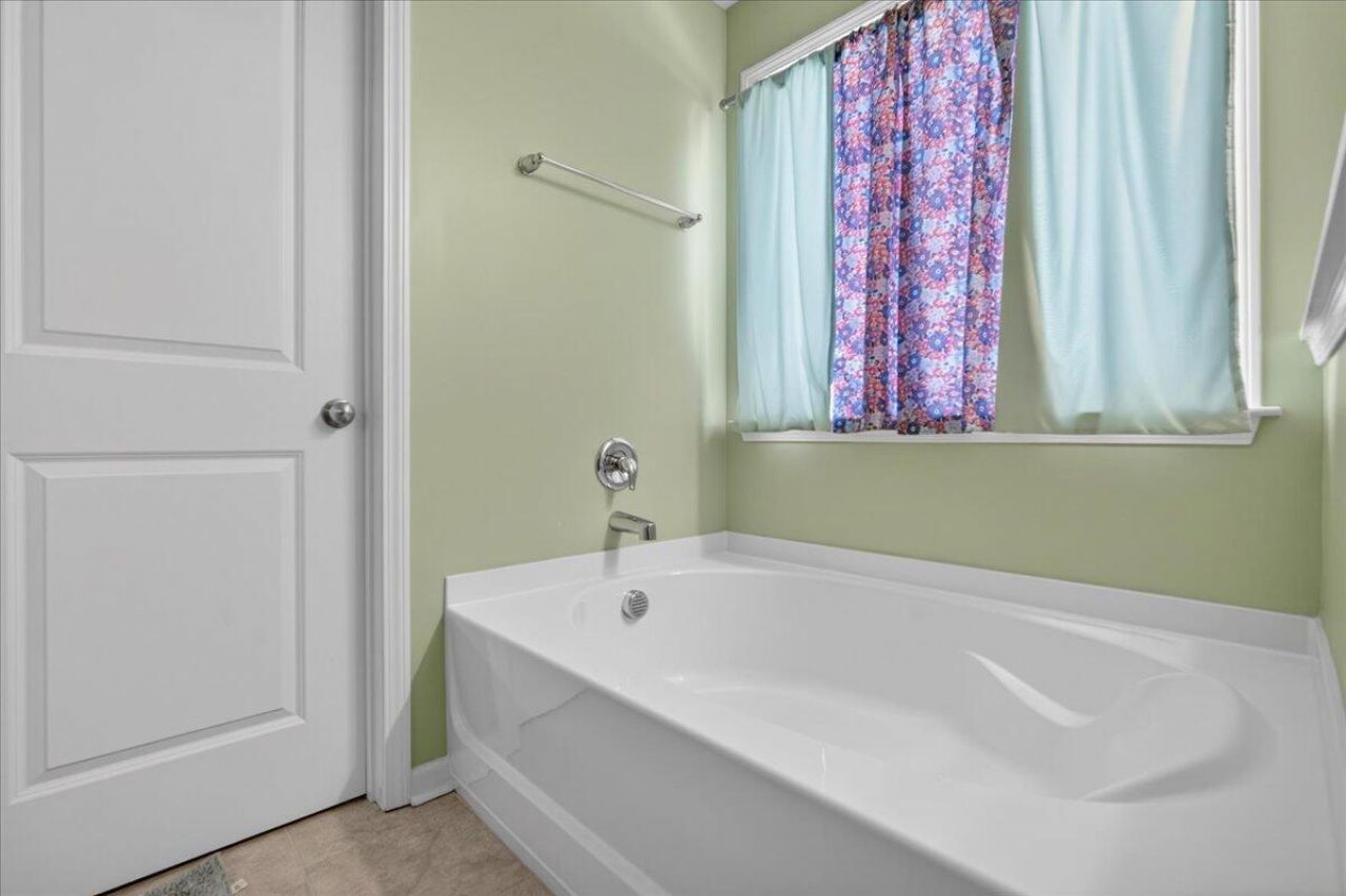 426 Thoroughbred Drive Photo 32