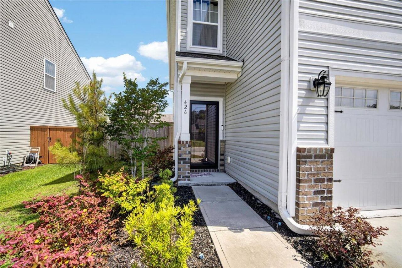 426 Thoroughbred Drive Photo 4