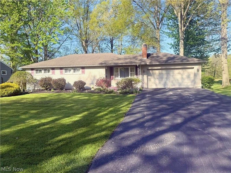 5843 Louise Avenue NW, Champion, OH 44483 Photo 1