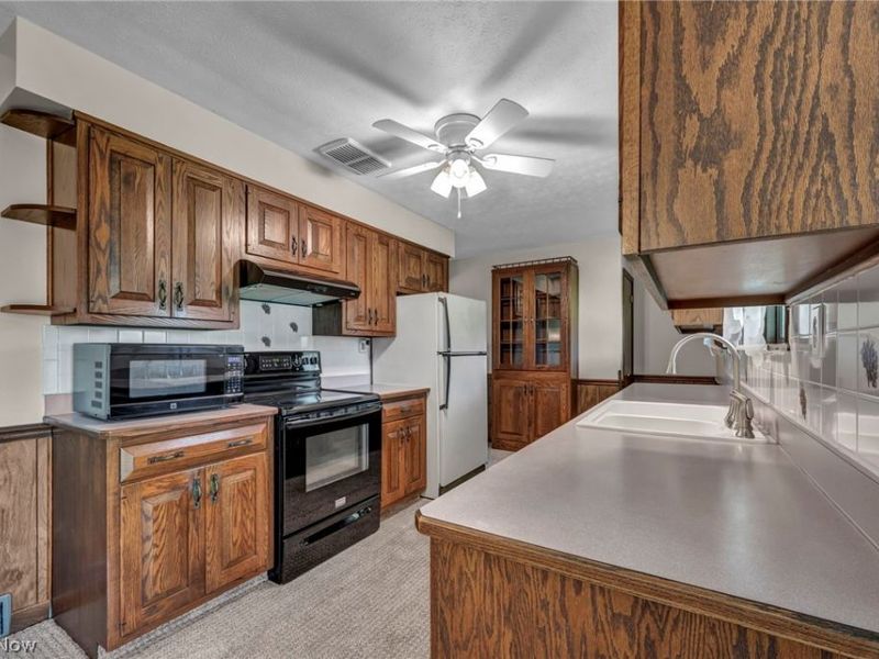 5843 Louise Avenue NW, Champion, OH 44483 Photo 12