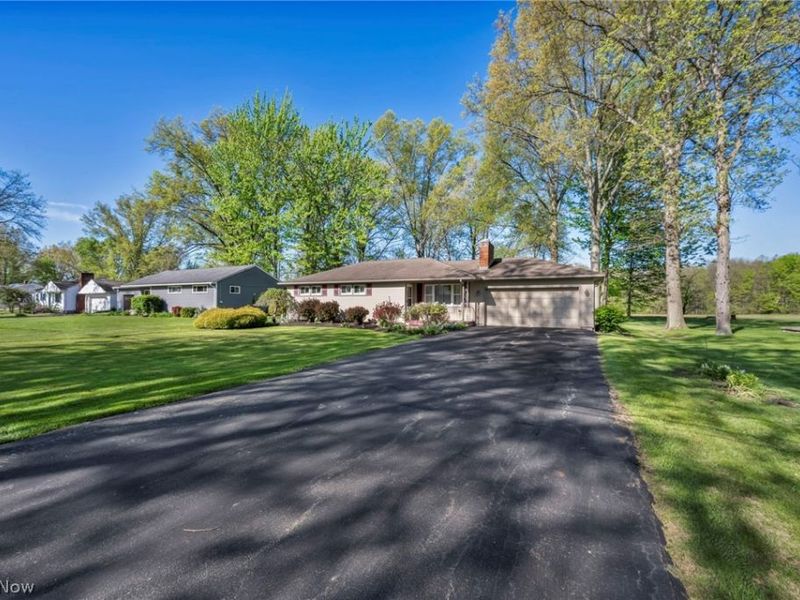 5843 Louise Avenue NW, Champion, OH 44483 Photo 2