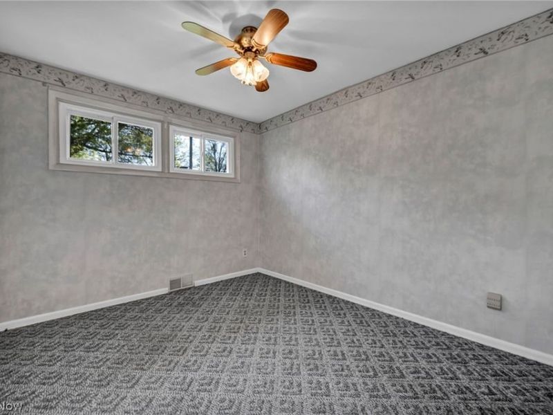 5843 Louise Avenue NW, Champion, OH 44483 Photo 25