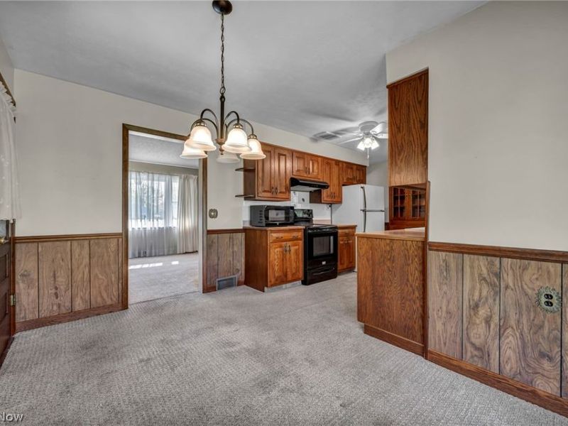 5843 Louise Avenue NW, Champion, OH 44483 Photo 9