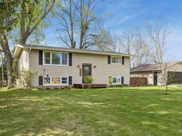 9055 Jamaca Court N, Lake Elmo, MN 55042