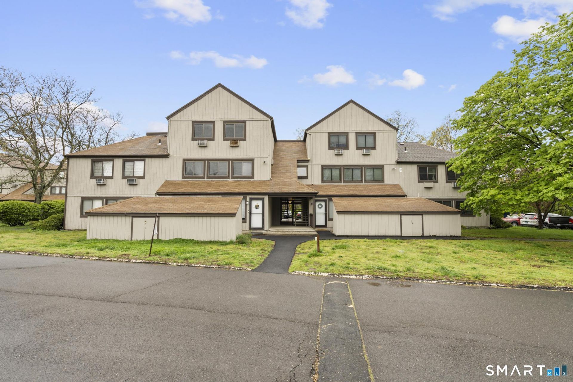 10 Pineview, Unit C, Branford, CT 06405 Main Photo