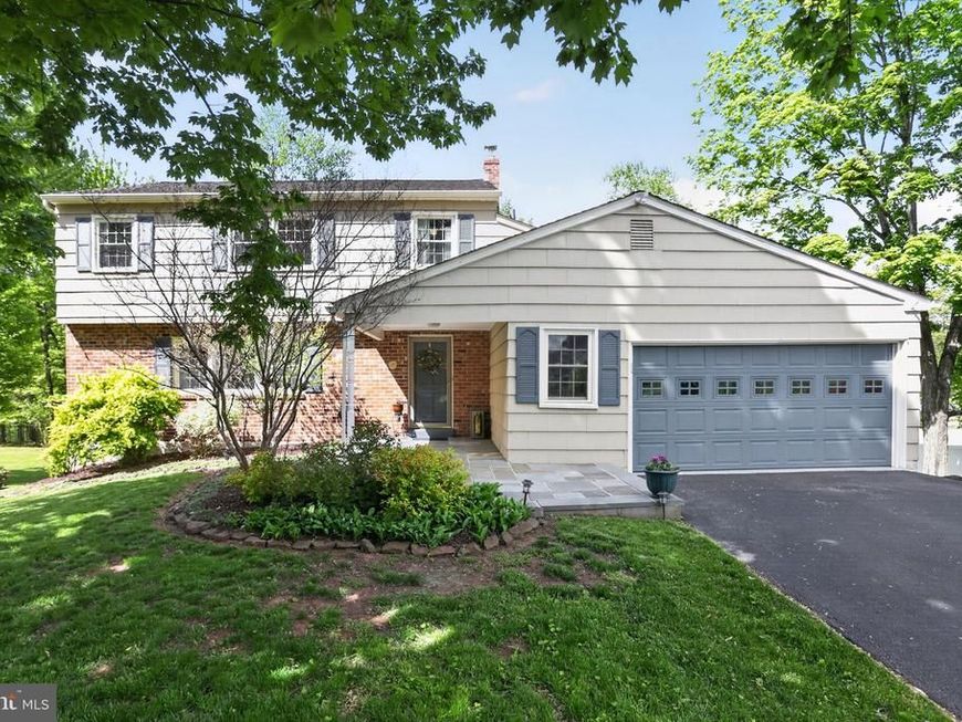 813 Mockingbird Lane , Norristown, PA 19403 Main Photo