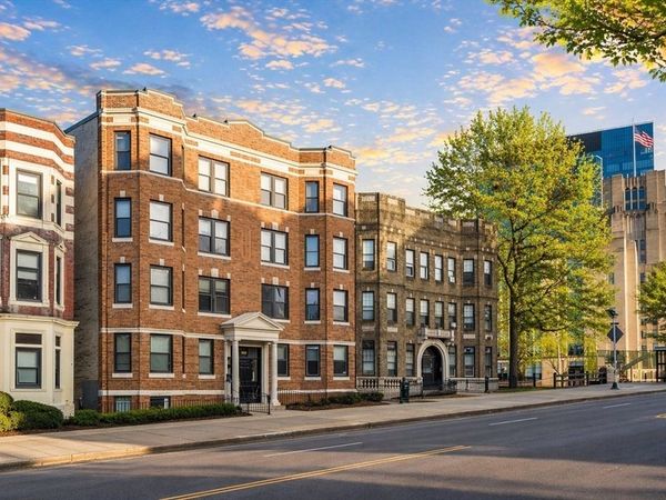 451 Park Dr, Unit 3A, Boston, MA 02215