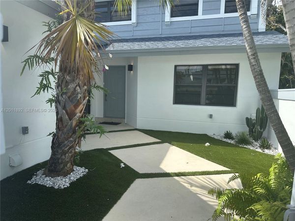 9871 NW 52nd Ln , Doral, FL 33178