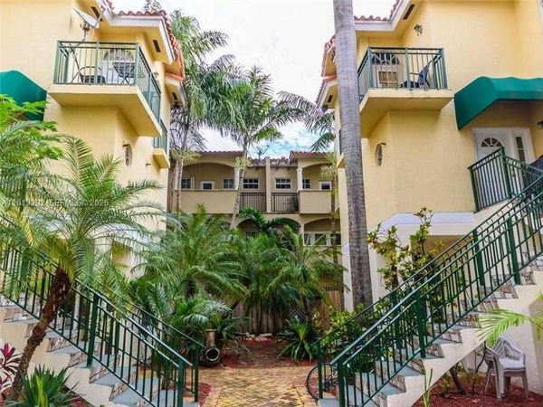 3356 Bird Ave , Unit 15, Miami, FL 33133