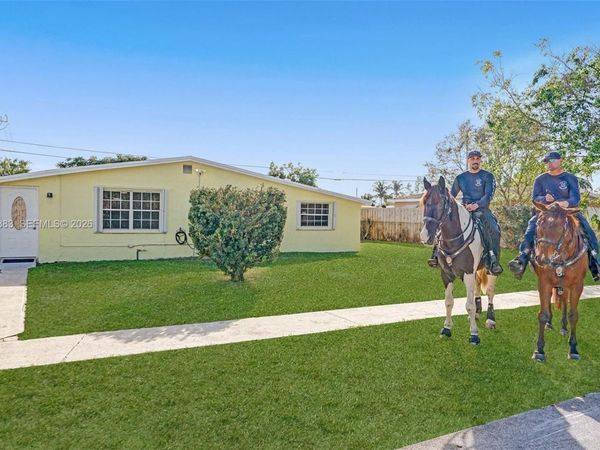 6110 SW 38th Street, Davie, FL 33314