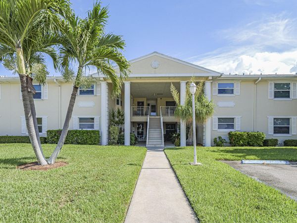 870 Lake Orchid Circle, Unit 204, Vero Beach, FL 32962