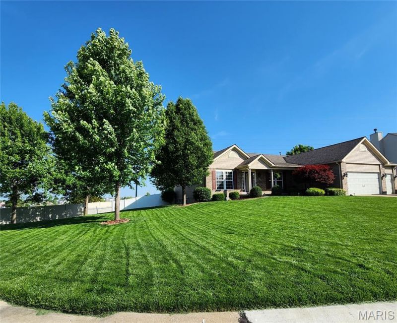 8110 Glen Arbor Drive , Lake Saint Louis, MO 63367 Main Photo