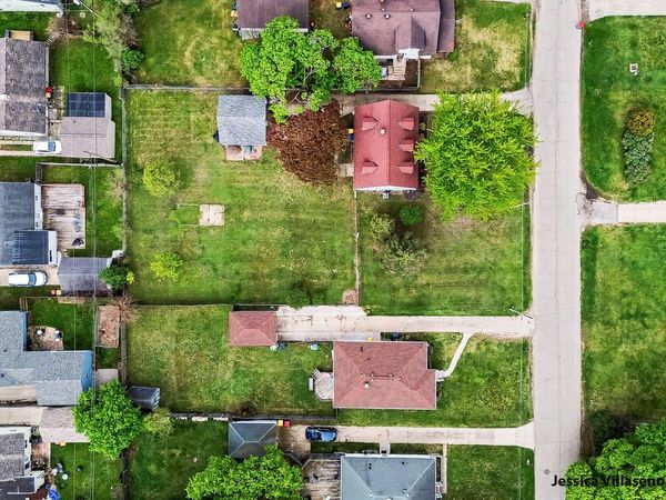 1254 Beechwood Street NE, Grand Rapids, MI 49505