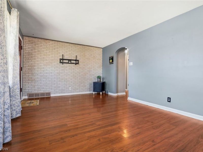 1437 Deville Avenue NW, Canton, OH 44708 Photo 4