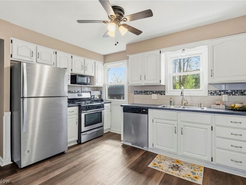 1437 Deville Avenue NW, Canton, OH 44708 Photo 6
