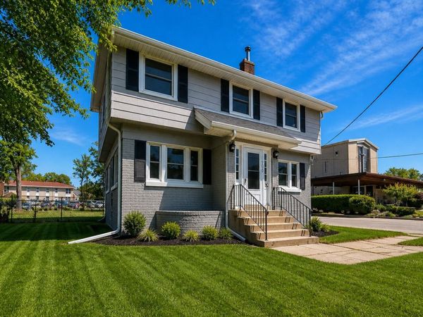 3303 University Avenue, Des Moines, IA 50311