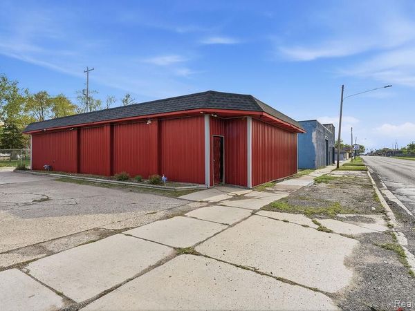 3137 Davison Road , Flint, MI 48506