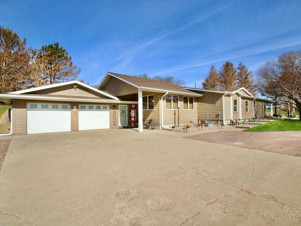 1809 Emmet, Bronson, IA 51007