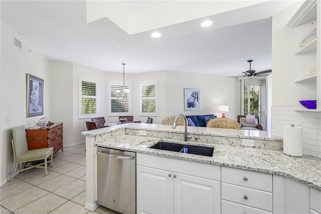 470 Launch Cir , Unit V301, Naples, FL 34108 Photo
