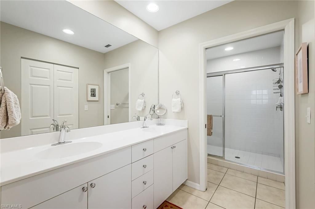 470 Launch Cir , Unit V301, Naples, FL 34108 Photo